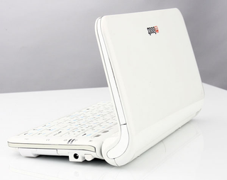 Illustration for article titled Tiny UMID mbook M1: A Mini-Netbook With Mini-Features